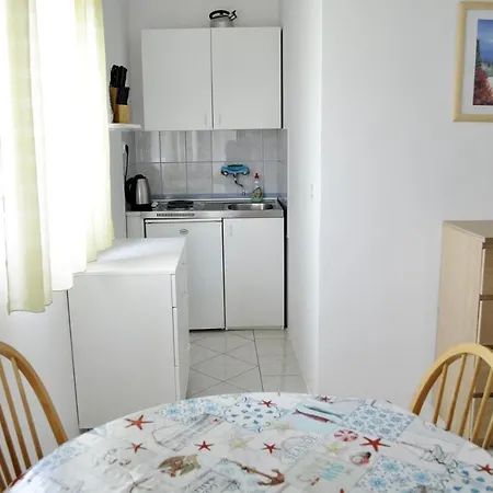 13686b Apartment